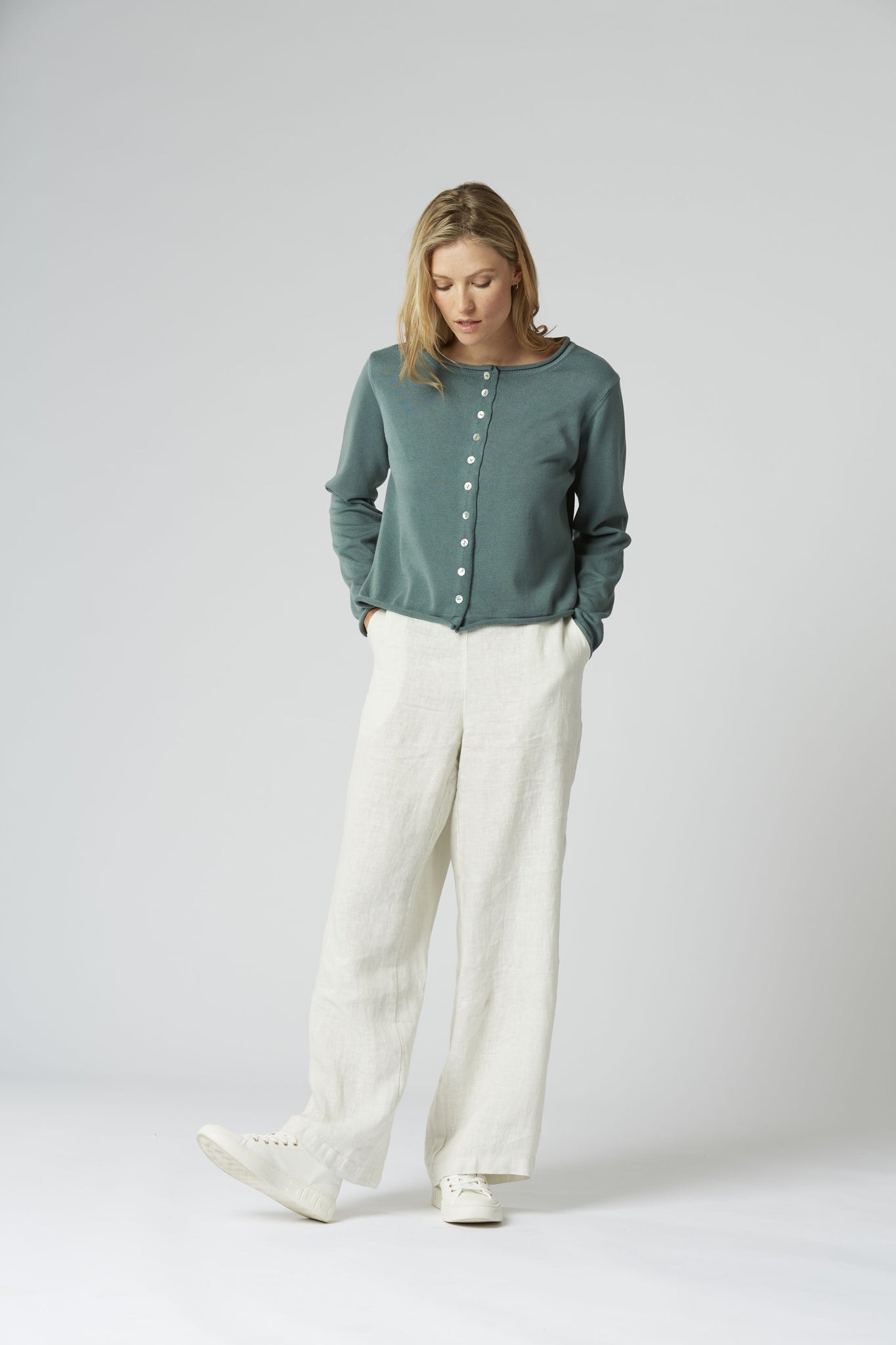 Short Knitted Cardigan in Eucalyptus
