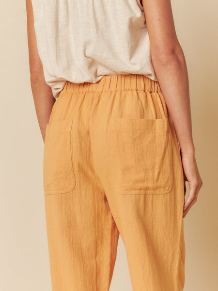 Trousers in Peach