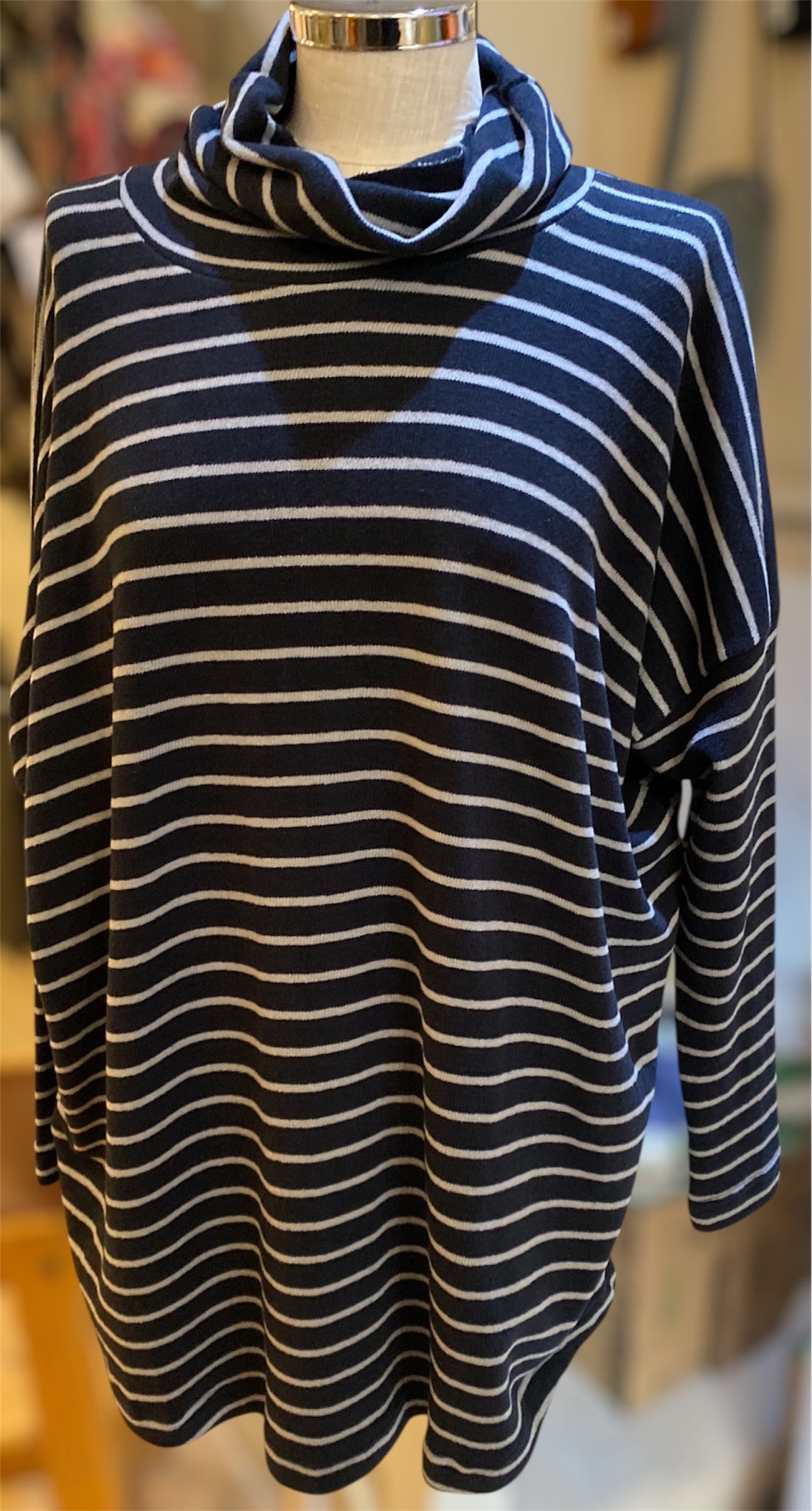 Bill Sweater in Riga Notte (Blue Stripe)