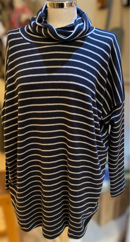 Bill Sweater in Riga Notte (Blue Stripe)